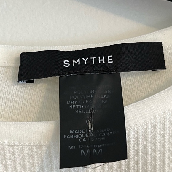 Smythe ruched, puff sleeve top. Size medium. - Picture 4 of 4